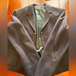 Beautifully lined two tones t-tahari suit